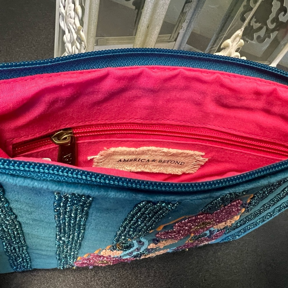 America & Beyond Velvet โAโ Embellished Initial Wristlet ๐ฉท - Picture 3 of 10